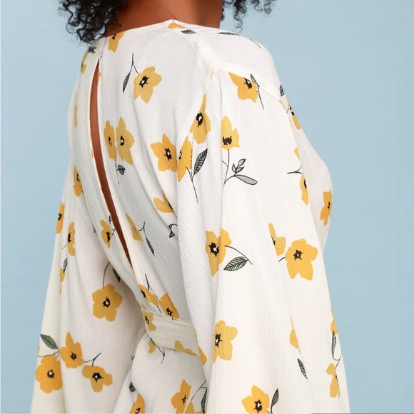 Billabong “Relax on High” Kimono Sleeve Yellow Floral Wrap Dress Size Medium - Picture 6 of 16